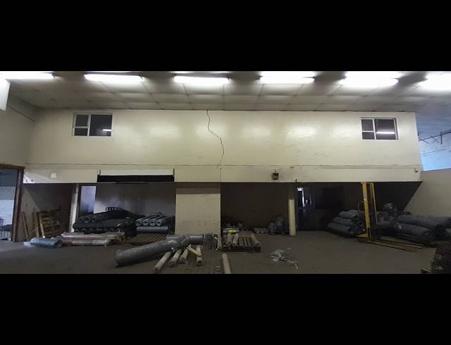 2,217M² WAREHOUSE RENTED IN SIDWELL